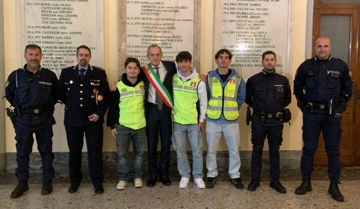 Antonelli ai ragazzi di “On The Road”: «Gli agenti non sono solo quelli che danno le multe» Antonelli ai ragazzi di “On The Road”: «Gli agenti non sono solo quelli che danno le multe»