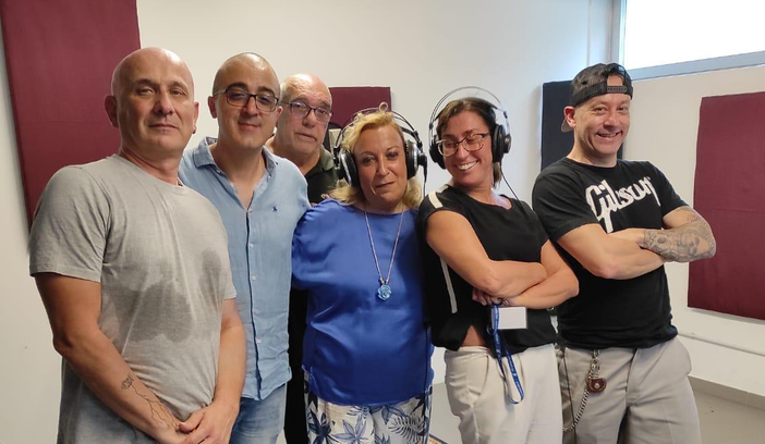 Ite Tosi, settant'anni tutti da cantare. Ex studenti, prof e genitori al microfono per aiutare gli altri