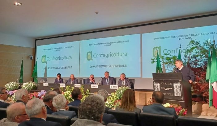 Foto dalla pagina Facebook di Api Servizi alle Imprese, presente a Ville Ponti Foto dalla pagina Facebook di Api Servizi alle Imprese, presente a Ville Ponti