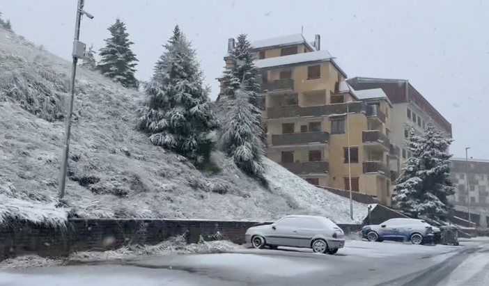 FOTO. È fine agosto e al Sestriere scendono i primi fiocchi di neve FOTO. È fine agosto e al Sestriere scendono i primi fiocchi di neve