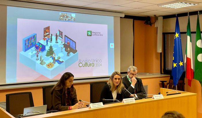 L'assessora Francesca Caruso in mezzo a Sabrina Sammuri e Mario Visconti