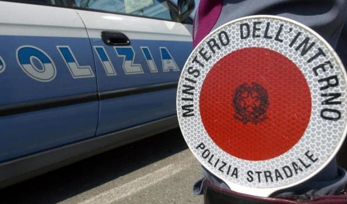 Sicurezza sulle strade e alla guida: da stasera e per quattro fine settimana potenziati sul territorio i controlli della polizia stradale Sicurezza sulle strade e alla guida: da stasera e per quattro fine settimana potenziati sul territorio i controlli della polizia stradale