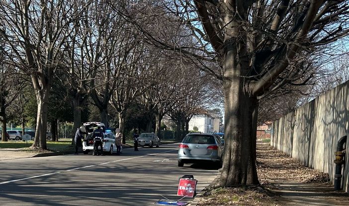 Le immagini dell'incidente avvenuto stamattina in via Toniolo a Busto dove un pedone è stato investito Le immagini dell'incidente avvenuto stamattina in via Toniolo a Busto dove un pedone è stato investito