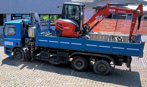 Ritrovato e recuperato il camion con escavatore rubato al fratello dell'ex deputato Matteo Bianchi