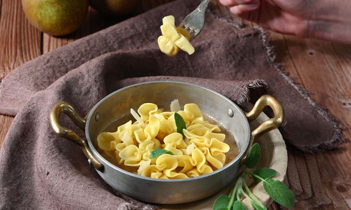 Le Perline con Parmigiano Reggiano DOP di Scoiattolo Pasta Fresca: gusto made in Varese Le Perline con Parmigiano Reggiano DOP di Scoiattolo Pasta Fresca: gusto made in Varese