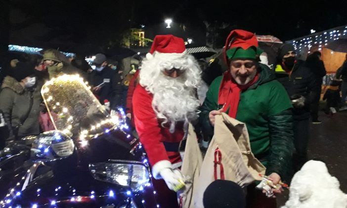 Olgiate Olona: Babbo Natale arriva in moto per la gioia dei bambini