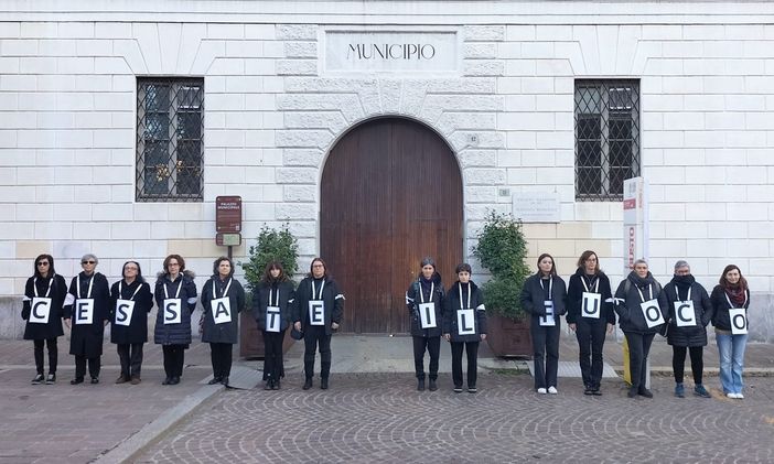 Donne in cammino per la pace anche a Busto: «Cessate il fuoco»