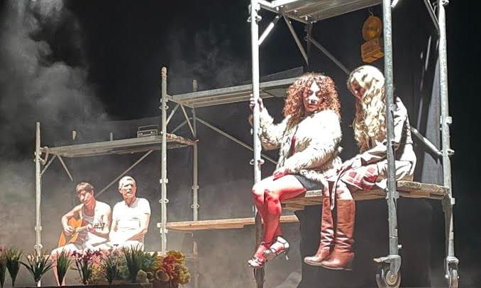 VIDEO. “No, non è la gelosia” conquista la platea del Manzoni VIDEO. “No, non è la gelosia” conquista la platea del Manzoni