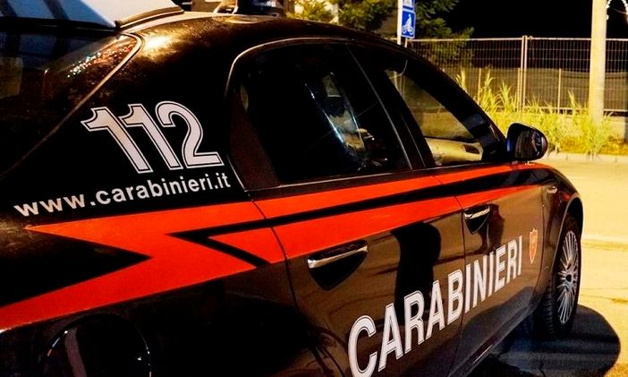 In auto con un coltello a serramanico, denunciato 33enne di Malnate