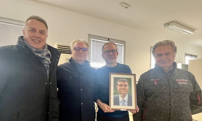 Il quadro di Marco donato all'amministrazione Il quadro di Marco donato all'amministrazione