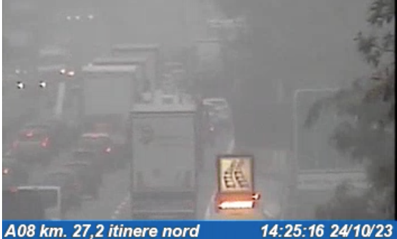 I mezzi in coda sul luogo dell'incidente viste dalle webcam di Autostrade per l'Italia