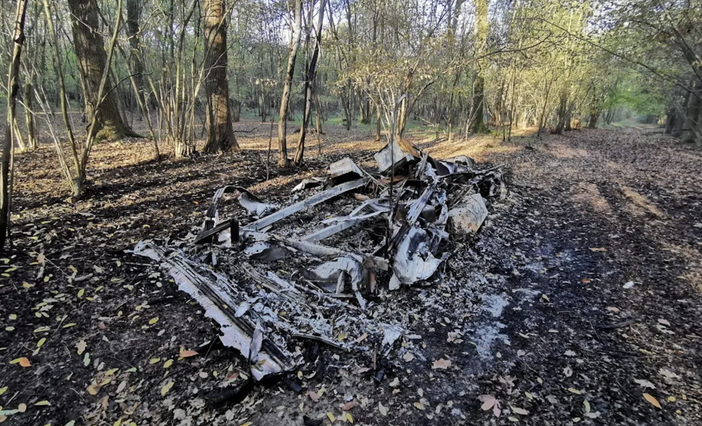 Degrado senza fine nel Bosco del Rugareto: spunta anche una roulotte carbonizzata