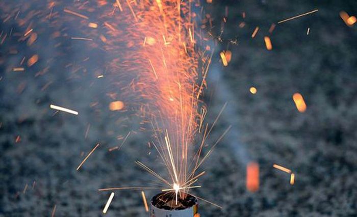 Scoperti 250 chili di fuochi d’artificio illegali: denunciato un 29enne di Busto Arsizio Scoperti 250 chili di fuochi d’artificio illegali: denunciato un 29enne di Busto Arsizio