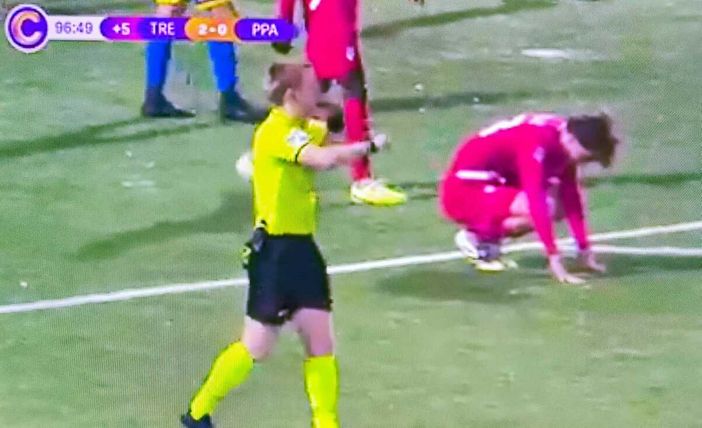 Triplice fischio di Bozzetto, Pro Patria al tappeto a Trento Triplice fischio di Bozzetto, Pro Patria al tappeto a Trento