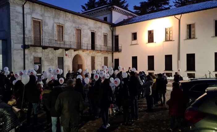 A Olgiate le letterine di Natale “viaggiano” con i palloncini A Olgiate le letterine di Natale “viaggiano” con i palloncini