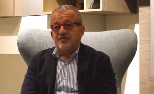 Maroni dopo la sconfitta della Lega: «E' il momento di un nuovo leader» Maroni dopo la sconfitta della Lega: «E' il momento di un nuovo leader»