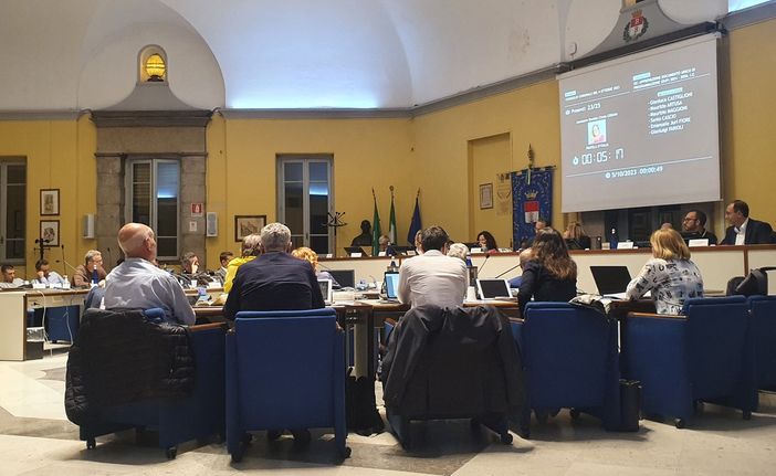 In Consiglio nuovo scontro tra sindaco e minoranza: «Inutile rispondervi». «Ignoranza dei ruoli istituzionali» In Consiglio nuovo scontro tra sindaco e minoranza: «Inutile rispondervi». «Ignoranza dei ruoli istituzionali»