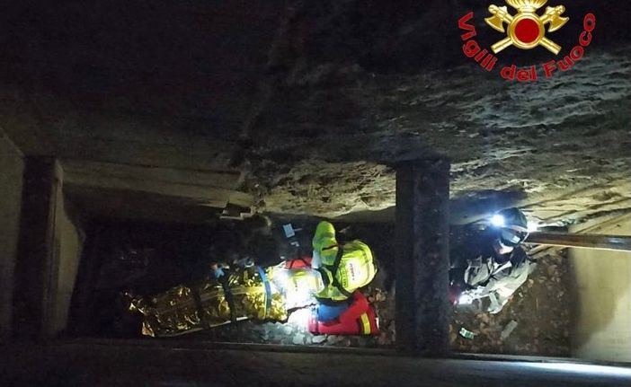 E' fuori pericolo il ragazzo precipitato per otto metri nel pozzo dell'autosilo a Saronno E' fuori pericolo il ragazzo precipitato per otto metri nel pozzo dell'autosilo a Saronno