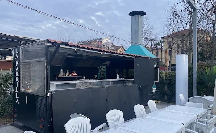 Il locale di Luino vandalizzato (foto da Luinonotizie.it) Il locale di Luino vandalizzato (foto da Luinonotizie.it)