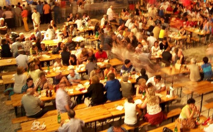 Confcommercio Varese: «No a sagre e fiere che penalizzano la ripresa di bar e ristoranti»