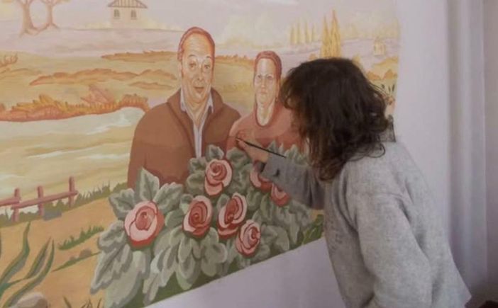 La signora Valeria mentre dipinge