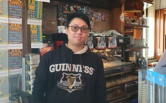 VIDEO. Superenalotto, la dea bendata fa tappa a Caronno Pertusella: «Oggi qui non si parla d’altro» VIDEO. Superenalotto, la dea bendata fa tappa a Caronno Pertusella: «Oggi qui non si parla d’altro»