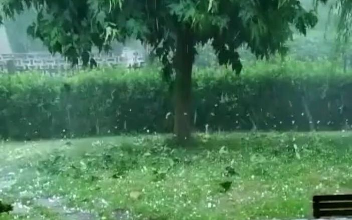 La grandine è ormai di casa in provincia di Varese