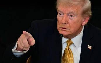 "Fate soldi, non la guerra", il vero piano di Trump per l'Ucraina "Fate soldi, non la guerra", il vero piano di Trump per l'Ucraina