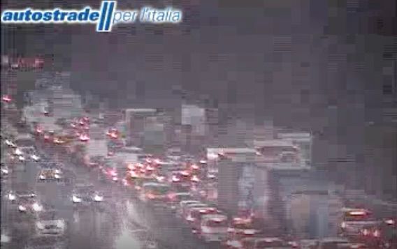 La situazione traffico vista dalla webcam di Autostrade per l'Italia La situazione traffico vista dalla webcam di Autostrade per l'Italia