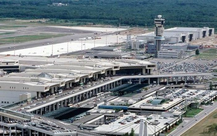Domenica nera per chi vola. Cub Trasporti: «Cancellati oltre l'80% dei voli in partenza e centinaia in arrivo a Malpensa» Domenica nera per chi vola. Cub Trasporti: «Cancellati oltre l'80% dei voli in partenza e centinaia in arrivo a Malpensa»