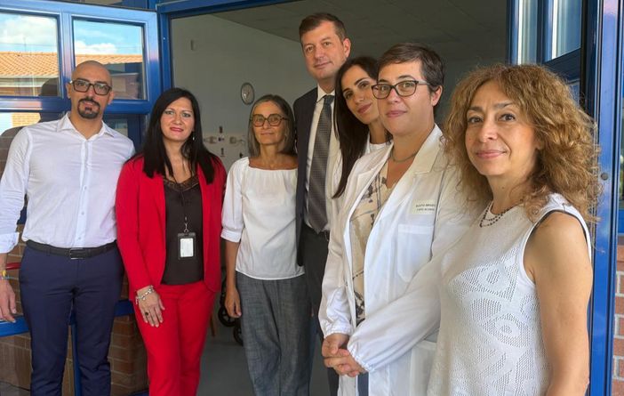 Nella foto il Dott. Pietro Costanzo, Referente Coordinatore Distretto di Busto Arsizio/Castellanza - Dott.ssa Maria Scaccia, Progettazione Attuazione e Valutazione degli interventi di educazione sanitaria e terapeutica delle Case di Comunità dell’ASST Valle Olona D.A.P.S.S.- Polo Territoriale - Annalisa Macchi, Assessore ai Servizi Sociali del Comune di Gorla Maggiore - Pietro Zappamiglio, Sindaco del Comune - Dott.ssa Maria Scarlatino, Dietista - Dott.ssa Erika Donadel, Infermiera di Famiglia e Comunità - dr.ssa Francesca Maria Luisa Piperno, Direttore del Distretto di Busto Arsizio/Castellanza