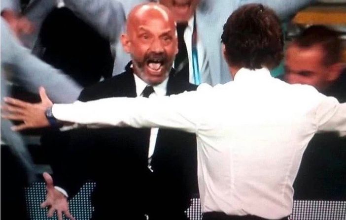 L'abbraccio tra Vialli e Mancini dopo Italia-Austria: il simbolo dell'amore per questa nazionale L'abbraccio tra Vialli e Mancini dopo Italia-Austria: il simbolo dell'amore per questa nazionale