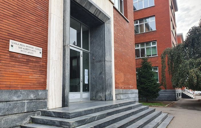 Busto, le medie Bossi aprono i laboratori alle elementari