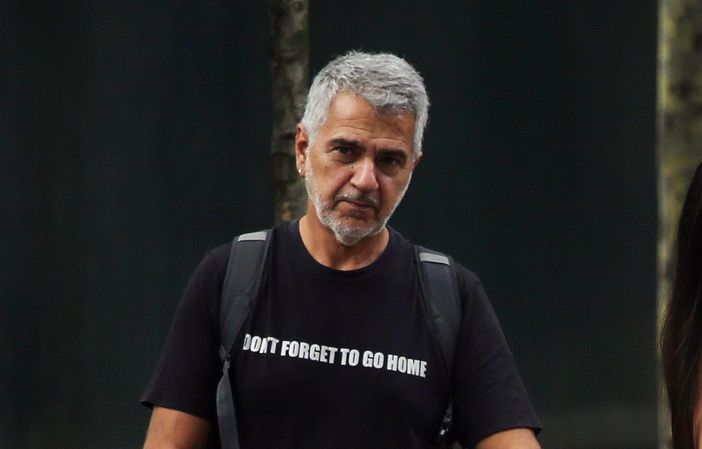 Gustavo Rodriguez, il padre di Belen torna a casa dopo ricovero Gustavo Rodriguez, il padre di Belen torna a casa dopo ricovero