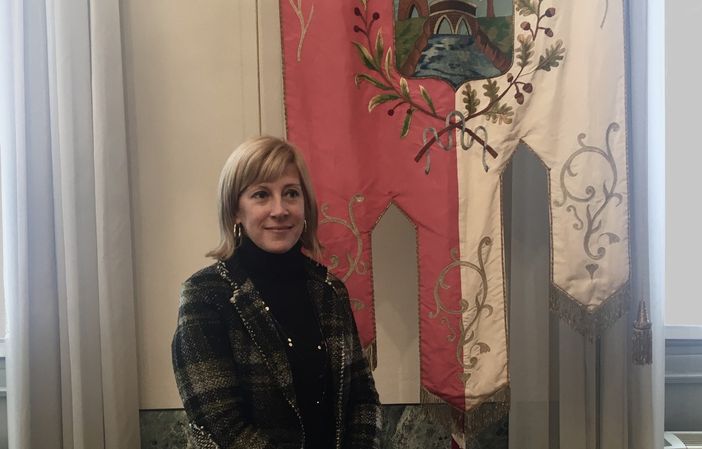 Non basta San Giulio per l'ultimo abbraccio al sindaco. Castellanza si riunirà anche al teatro di via Dante