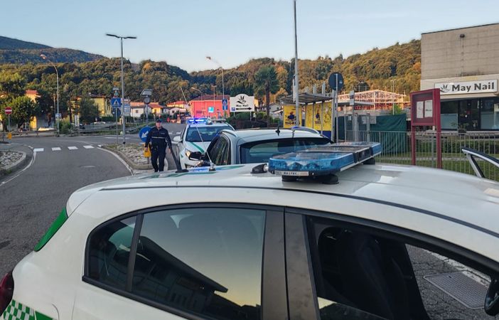 Posto di blocco della polizia locale di Lavena Ponte Tresa