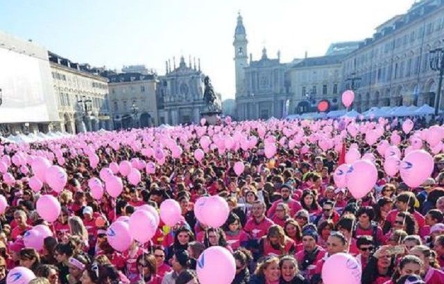 Immagine di una precedente edizione della partenza da piazza San Carlo a Torino Immagine di una precedente edizione della partenza da piazza San Carlo a Torino