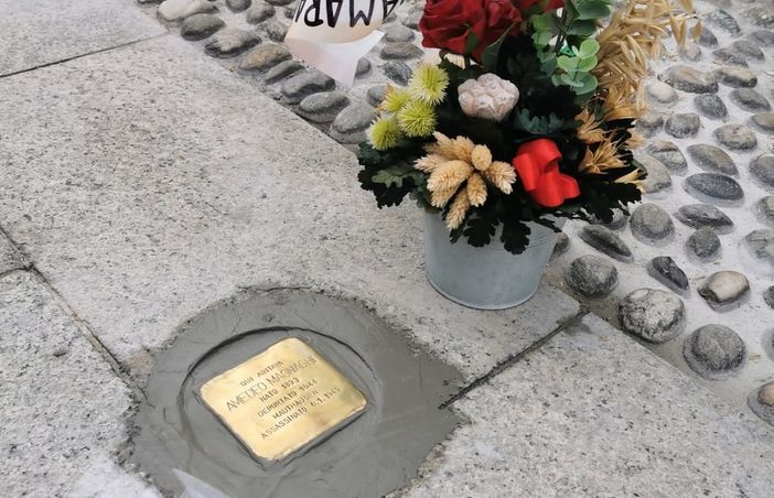 Giornata della Memoria: a Samarate la prima pietra d'inciampo per non dimenticare Giornata della Memoria: a Samarate la prima pietra d'inciampo per non dimenticare