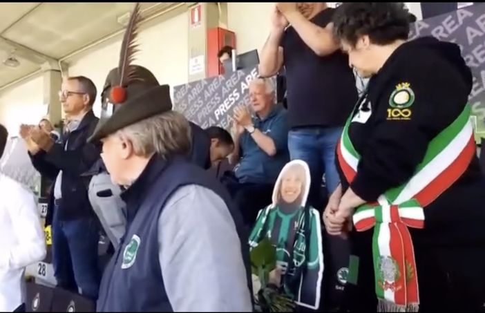 Le immagini e le voci che commuovono: «La nostra Mirella tifosa per sempre» Le immagini e le voci che commuovono: «La nostra Mirella tifosa per sempre»