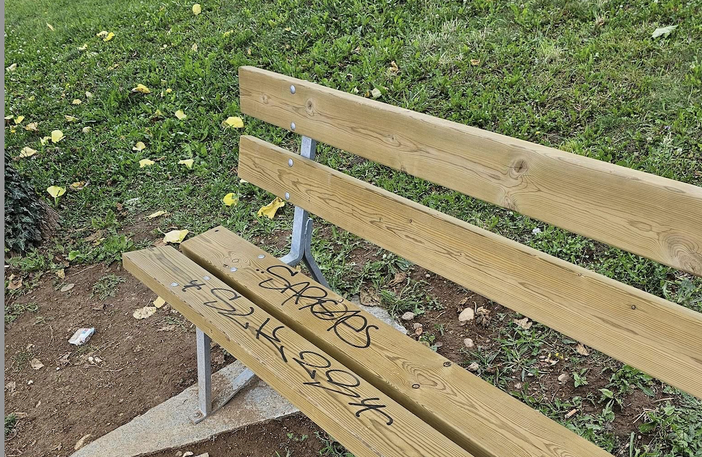 Vandalismi al parchetto di Cavaria con Premezzo appena sistemato