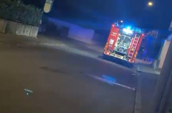 Vigili del fuoco in azione a Borsano nella notte tra venerdì e sabato scorso Vigili del fuoco in azione a Borsano nella notte tra venerdì e sabato scorso