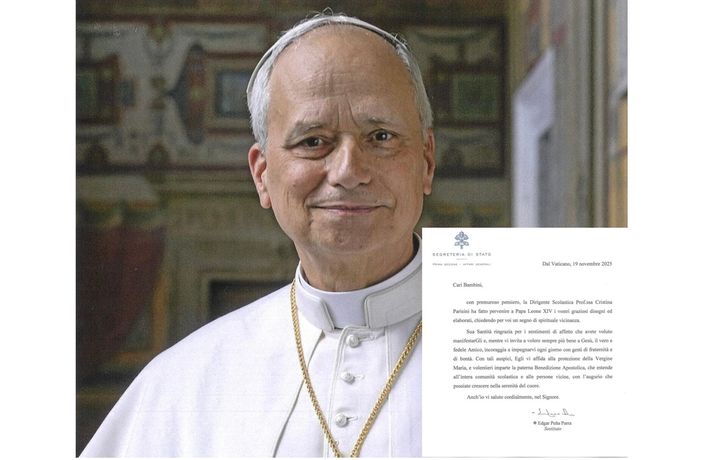 La benedizione di Papa Leone ai bambini della Tommaseo: «Grazie per i vostri disegni»