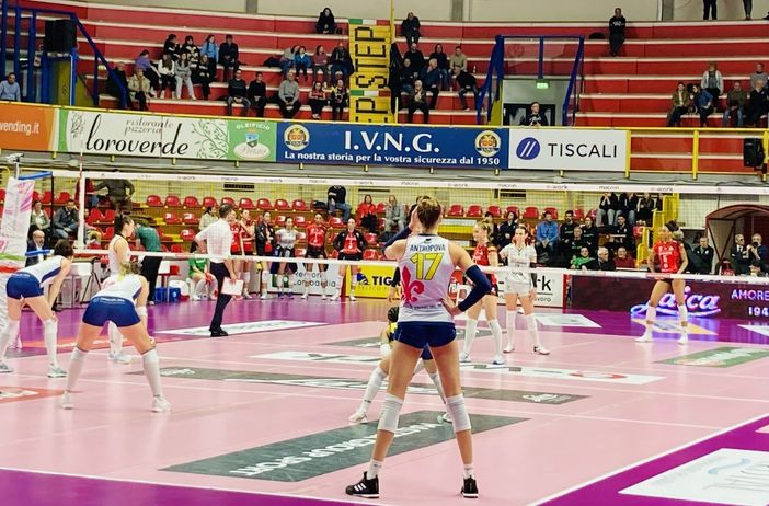 Brava Uyba, la strada è giusta. Ma Scandicci è più forte e vince (0-3) Brava Uyba, la strada è giusta. Ma Scandicci è più forte e vince (0-3)