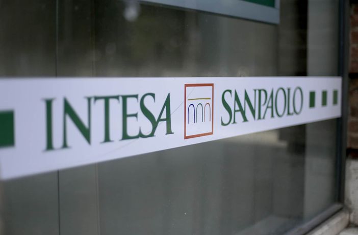 Intesa Sanpaolo: «Tutte le attività di business con Russia e Bielorussia sottoposte a processo rafforzato di monitoraggio» Intesa Sanpaolo: «Tutte le attività di business con Russia e Bielorussia sottoposte a processo rafforzato di monitoraggio»