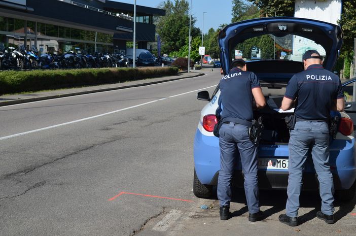 Polizia, raffica di controlli alla stazione di Gallarate: identificate 180 persone