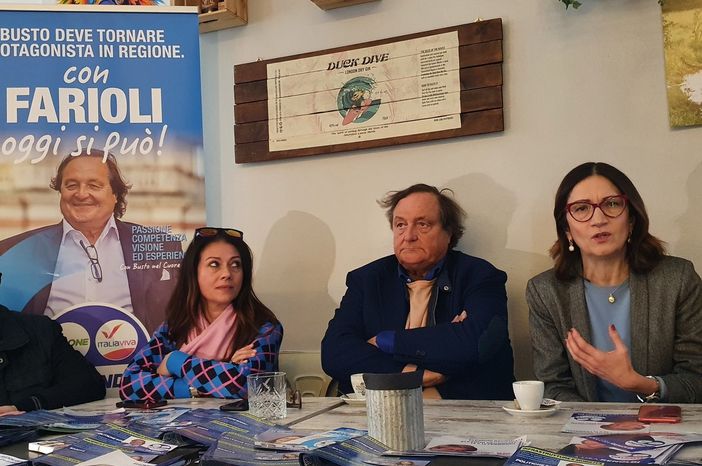 Gelmini a Busto al fianco di Farioli: «Alziamo l’asticella in Lombardia» Gelmini a Busto al fianco di Farioli: «Alziamo l’asticella in Lombardia»