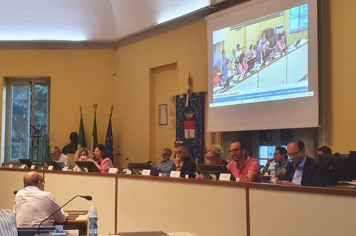 Busto, relazioni degli assessori in commissione. Il rimpasto per ora può attendere Busto, relazioni degli assessori in commissione. Il rimpasto per ora può attendere