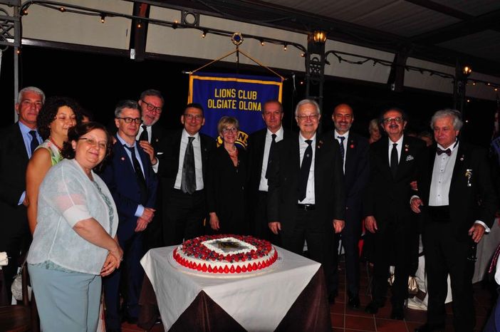 Lions Club Olgiate Olona, compleanno e passaggio del testimone Lions Club Olgiate Olona, compleanno e passaggio del testimone