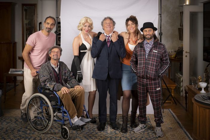 Enzo Iacchetti, Carlotta Proietti, Gildo Marciante, Gigi Palla ed Elisabetta Mandalari con il regista Ferdinando Ceriani. Foto di Anna Camerlingo