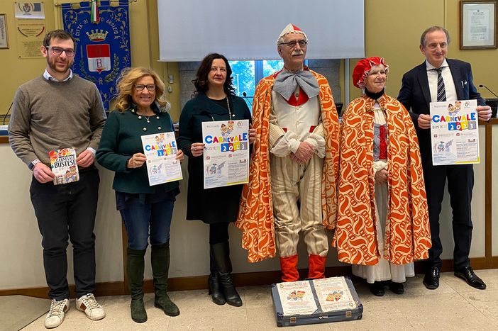 Il Tarlisu compie 40 anni e il Carnevale Bustese è una grande festa Il Tarlisu compie 40 anni e il Carnevale Bustese è una grande festa